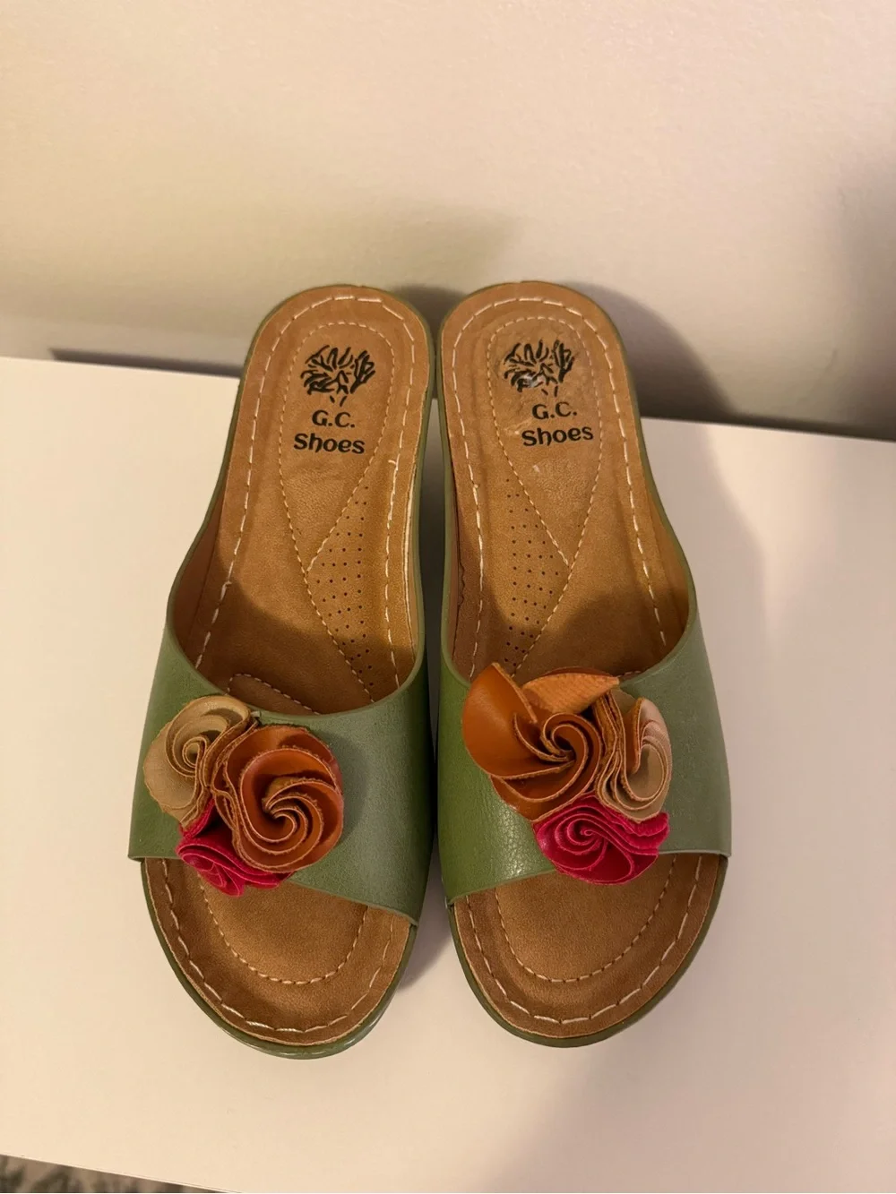 GC Shoe Green Floral Wedge Sandals